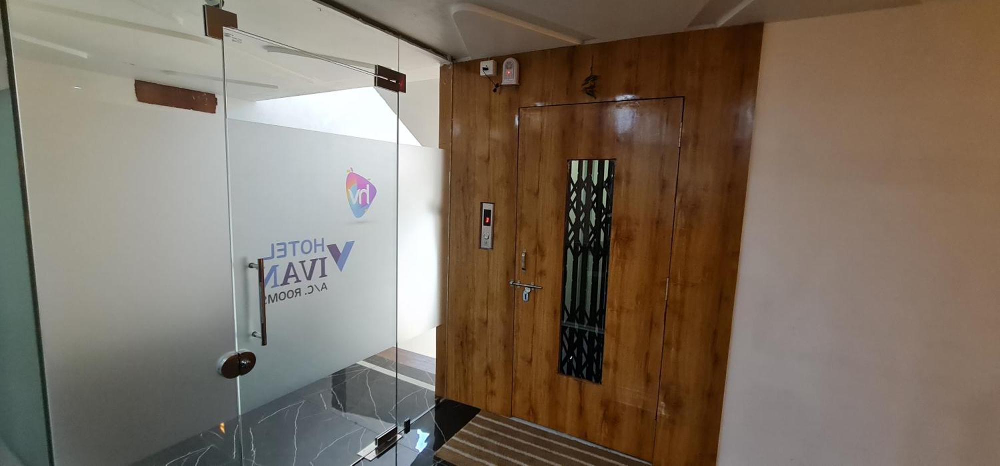 Hotel Vivan Vadodara Kültér fotó